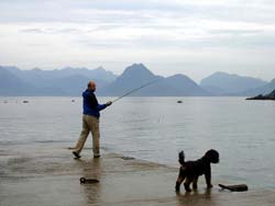Blick vom Bootsanleger in Elgol auf die Black Cullin Hills